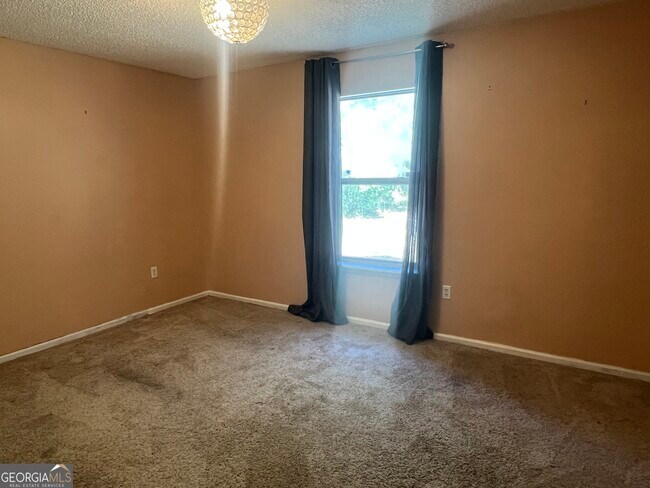 Building Photo - 166 Natures Dr