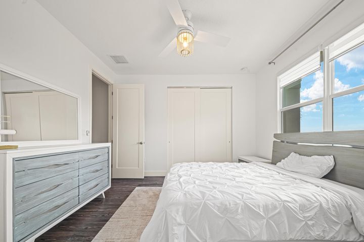 Building Photo - 9841 Salty Bay Dr