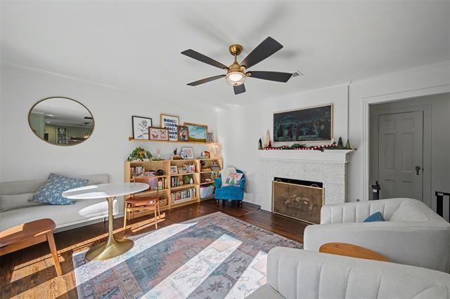 Building Photo - 2100 Daisy Ln