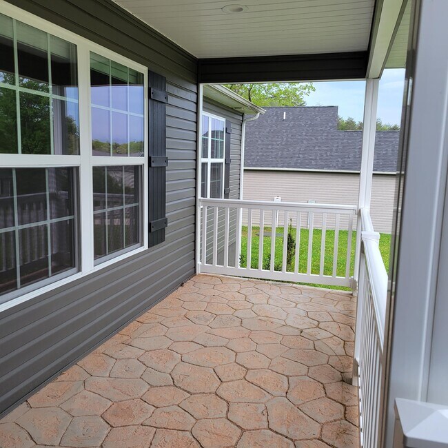 Building Photo - 27 Patrick Dr