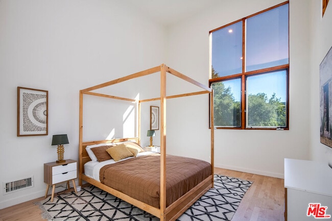 Building Photo - 3600 Mandeville Canyon Rd