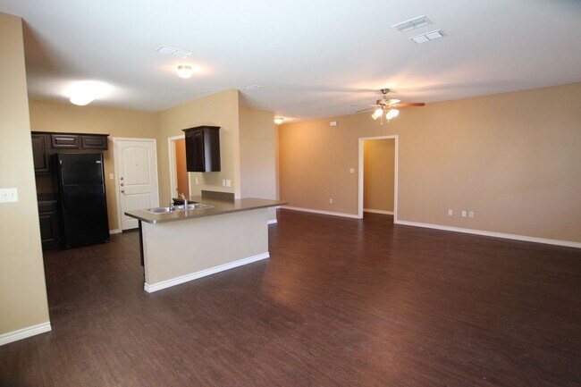 Building Photo - Gorgeous 4 Bedroom Home in The Ranch Subdivision- Flint!