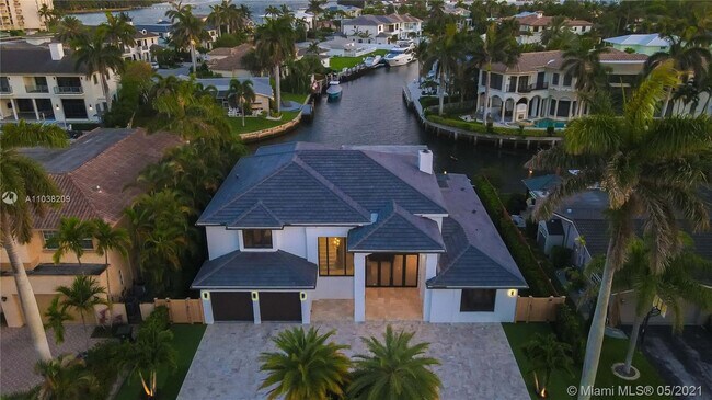 Building Photo - 750 Marine Dr