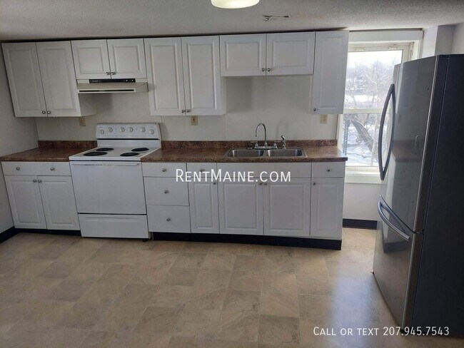 Building Photo - 13 Front St