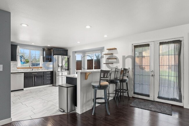 Building Photo - 8115 77th Ave NE