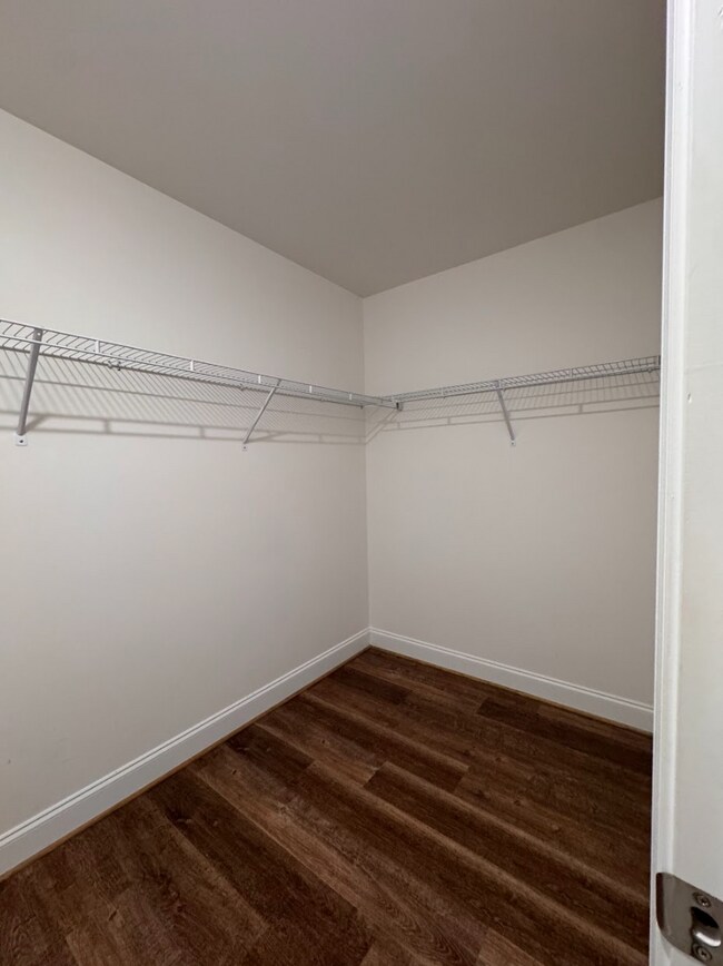 Building Photo - 4 BEDROOMS. 3 BATHS. TRAVELERS REST.