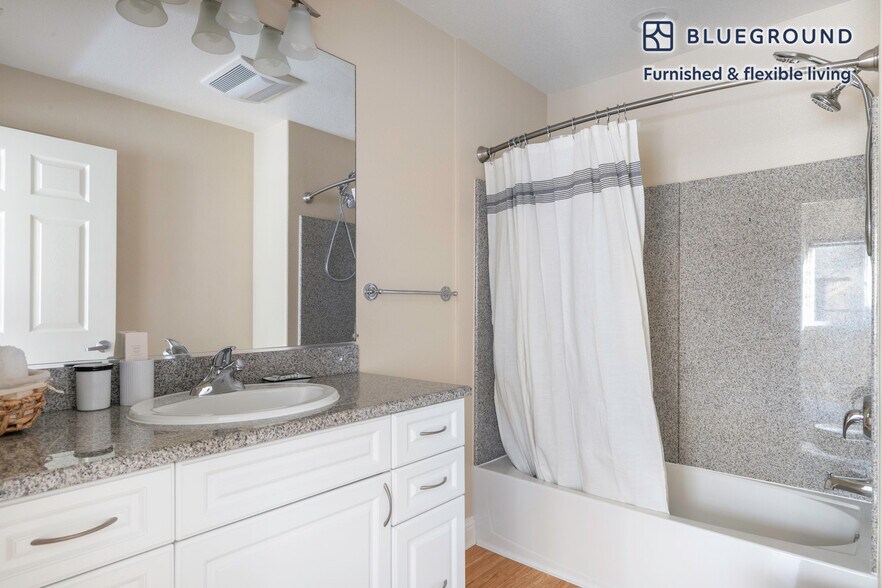 Building Photo - 3585 Agate Dr