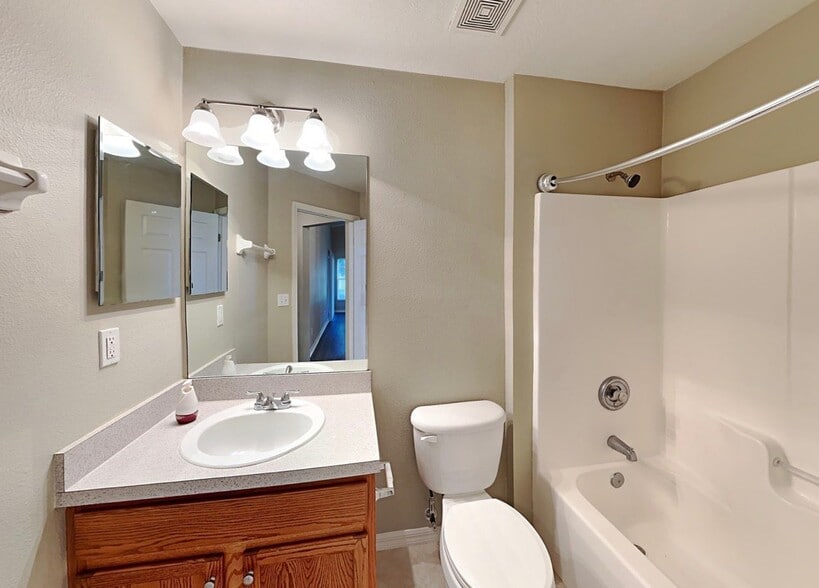 Building Photo - 269 Delancey Dr