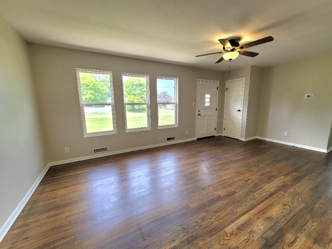 Building Photo - 3952 Marie Dr