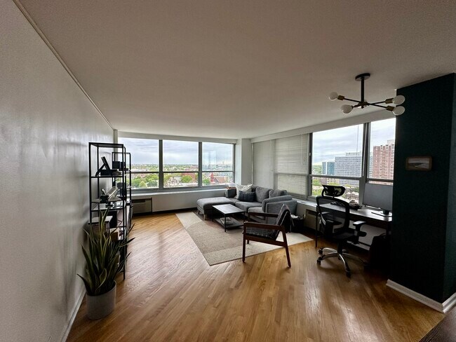 Primary Photo - 3550 N Lake Shore Dr
