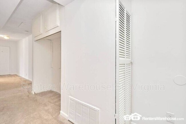 Building Photo - 112 W Seaview Ave
