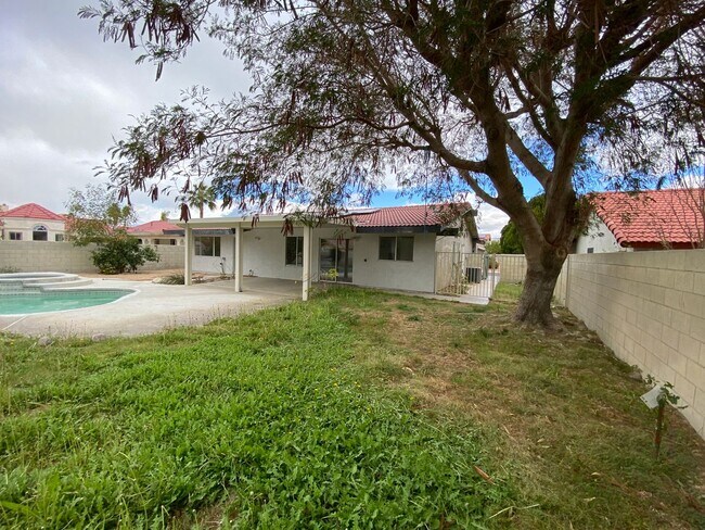 Building Photo - 68305 Encinitas Rd