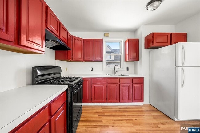 Building Photo - 539 Bergen Blvd