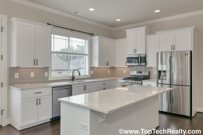 Building Photo - Lovely Beaverton Home 3BR, 2.5 BTH Great Location & A+Schools!