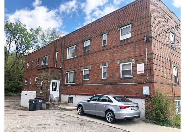 Building Photo - 948 Ludlow Ave