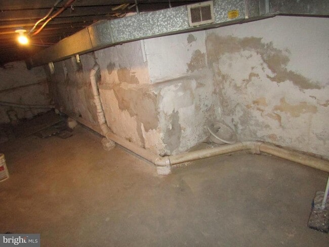 Building Photo - 2522 W Montgomery Ave