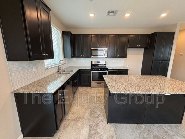 Building Photo - 3234 N Noyes Ct