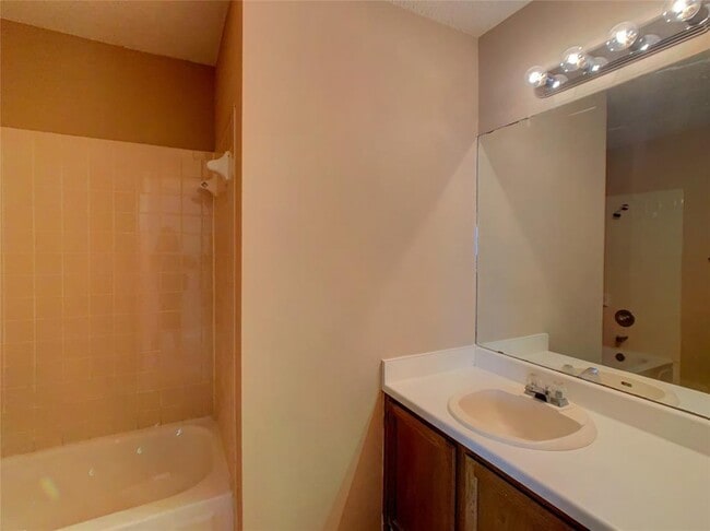 Building Photo - 12705 Modena Trail