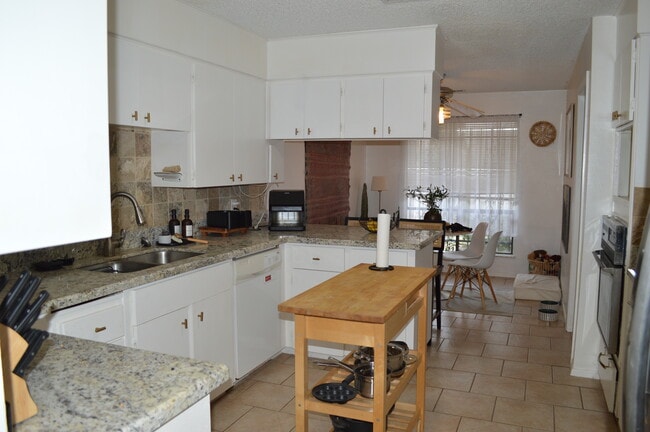 Building Photo - 4508 Medinah Pl
