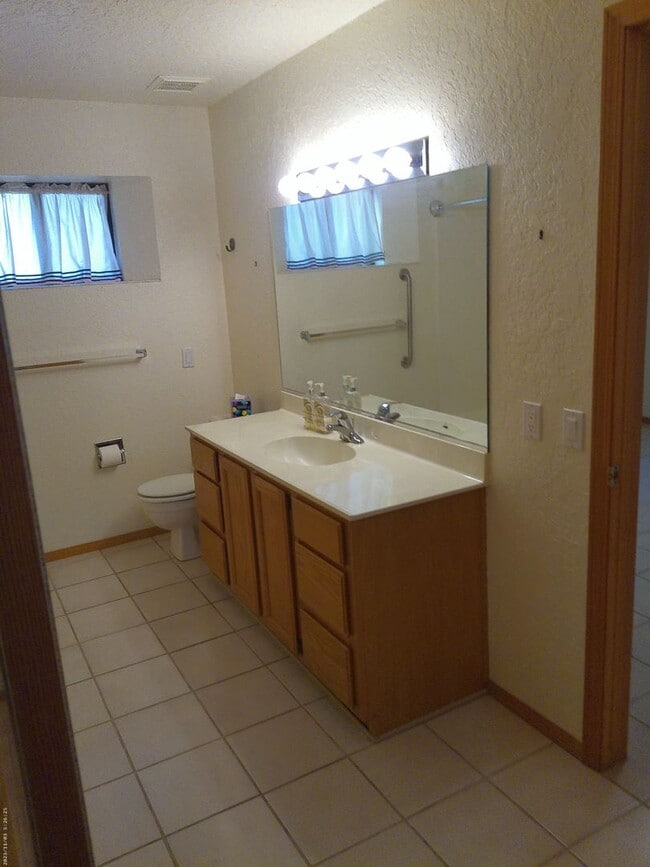 Building Photo - 1771 Miramar Dr