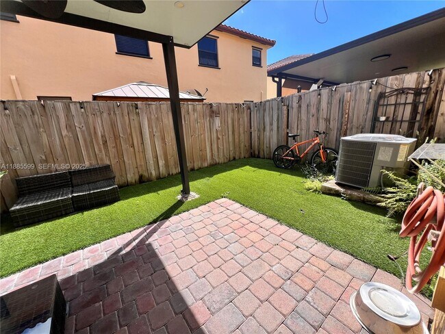 Building Photo - 159 SE 34th Ave