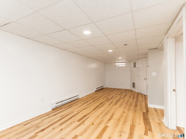 Building Photo - 97 Brussels Ave