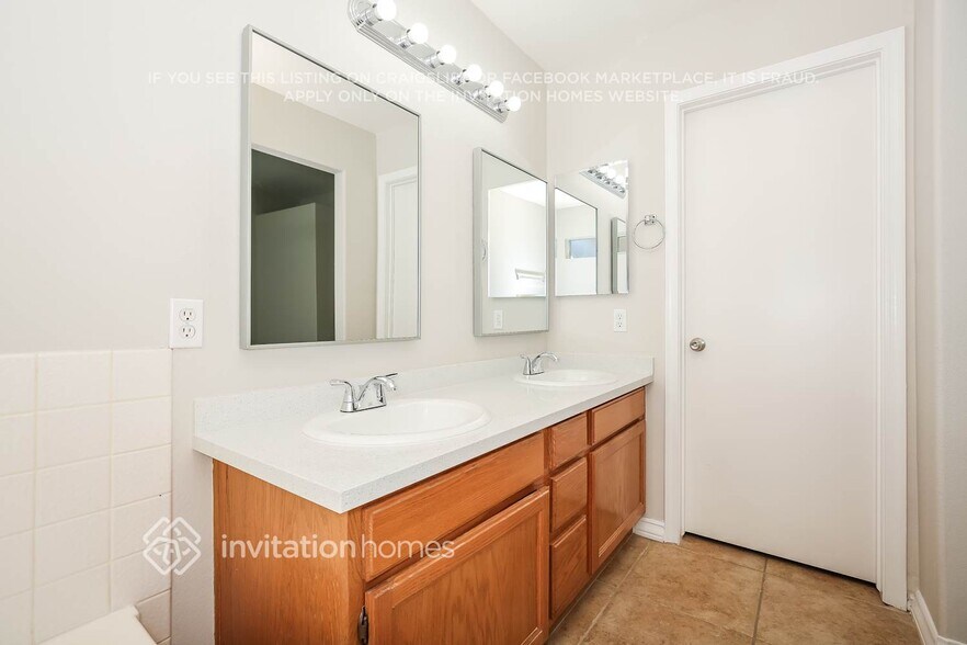 Building Photo - 109 Montalban Ct