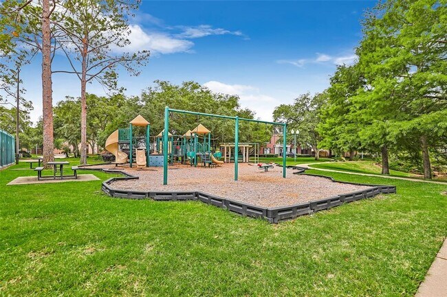 Building Photo - 5522 Honor Dr