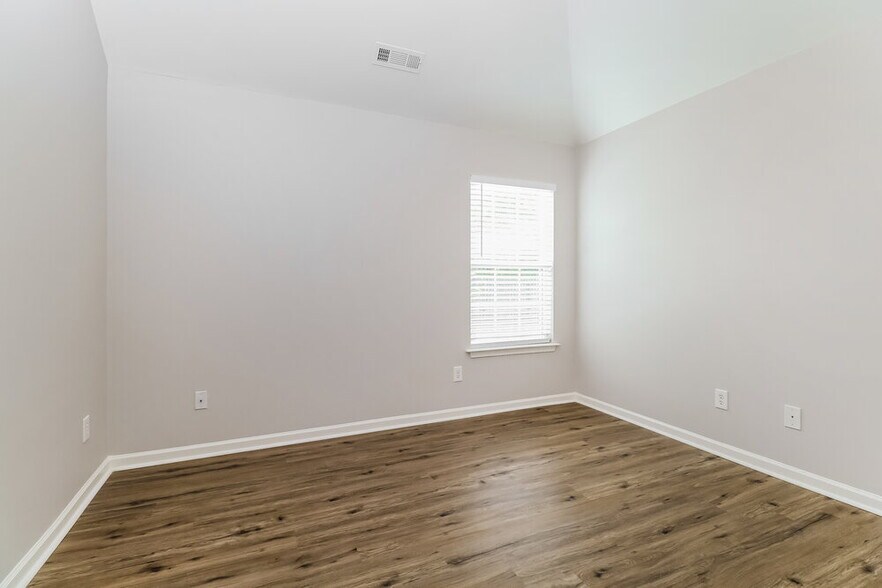 Building Photo - 3513 Tybee Dr