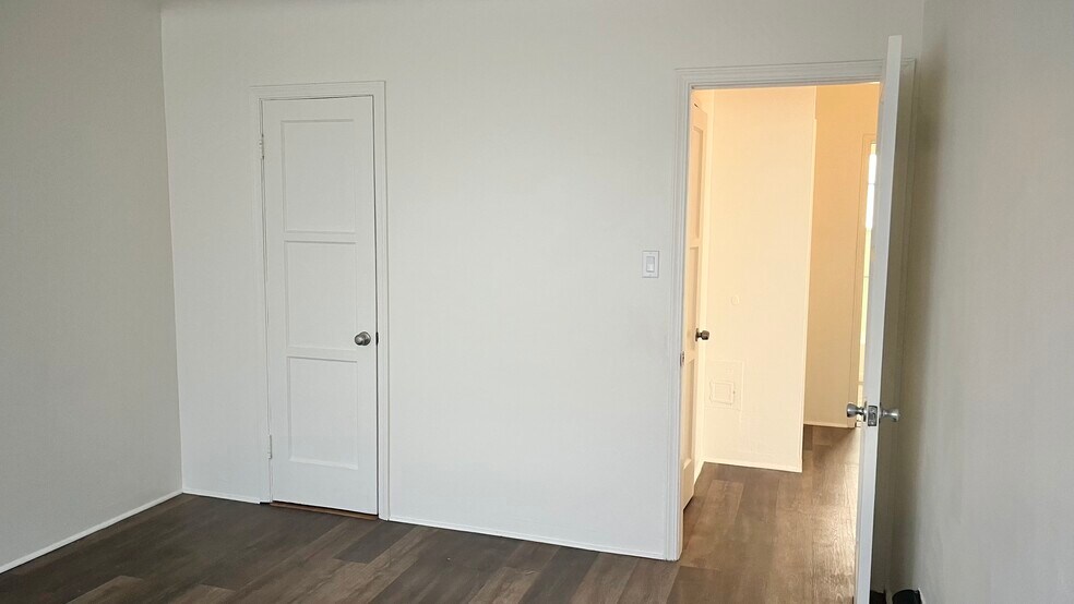 Building Photo - 3520 W 39th St