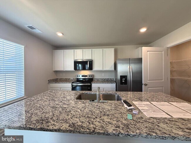 Building Photo - 345 Anconas Blvd