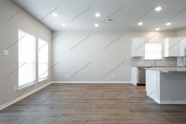 Building Photo - 5305 Friars Lp