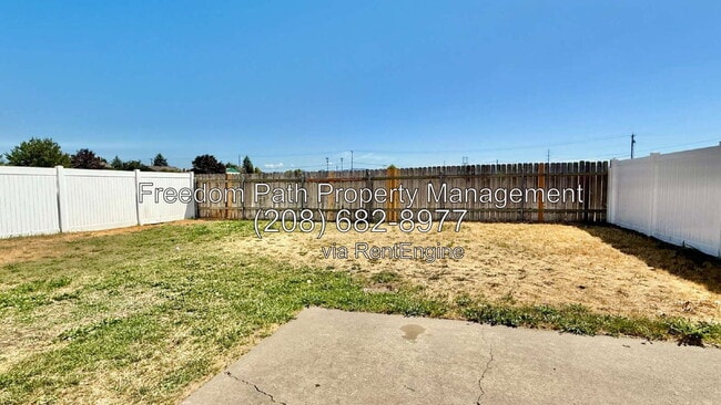 Building Photo - 13904 Cassia St