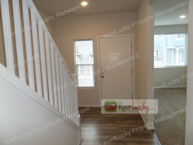 Building Photo - Fantastic 3-Bedroom + Den + Bonus Room Home with A/C in Milton!