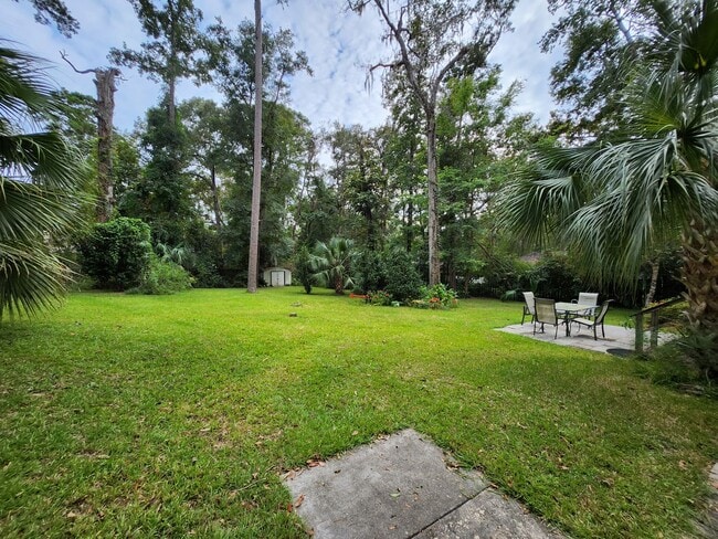 Building Photo - Charming 3 bedroom house for rent in NE Tallahassee, 1 car garage, private back yard, move in ear...