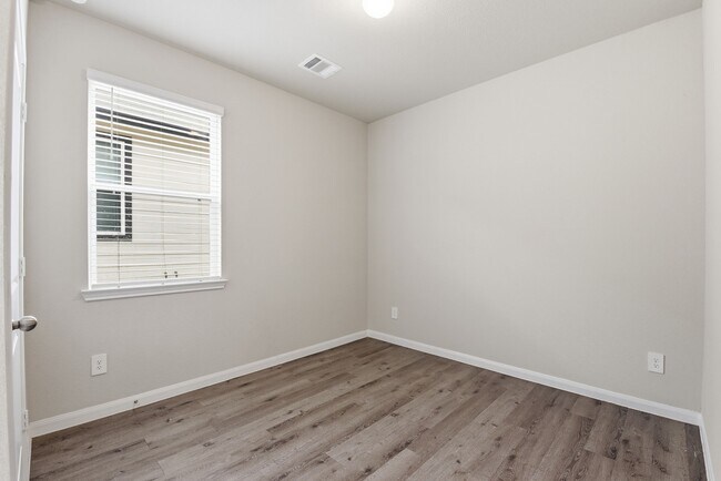 Building Photo - 2914 Lawrence Pk Ct