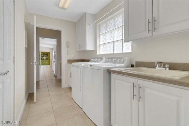 Building Photo - 7933 Umberto Ct