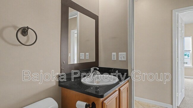 Building Photo - 43018 Burlington Dr