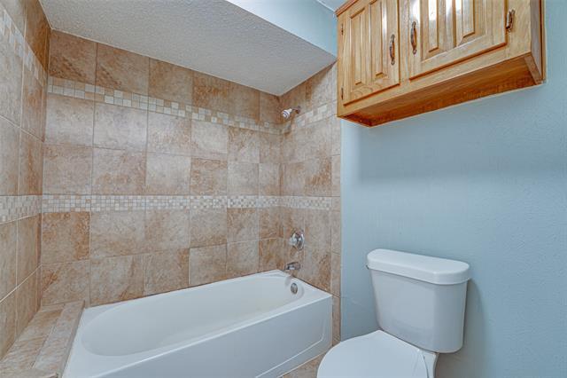 Building Photo - 917 Meadowgate Dr