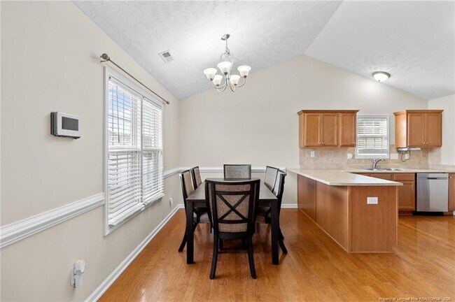 Building Photo - 255 Collinwood Dr