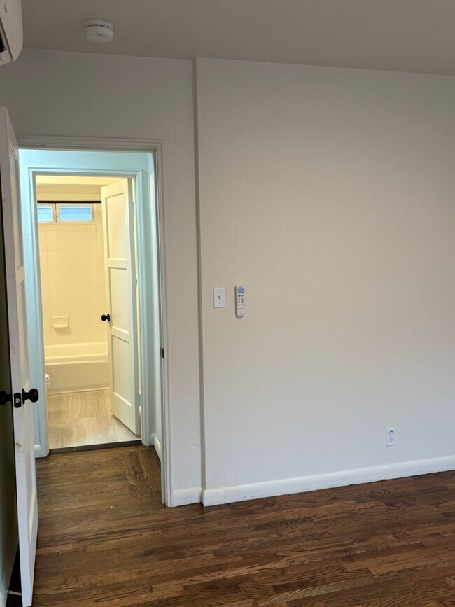 Building Photo - Live in Ballard - everything is new! 2 bed 2 bath