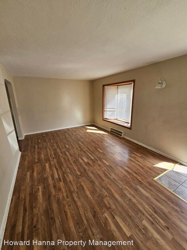 Building Photo - 4 br, 1 bath House - 21271 Priday St