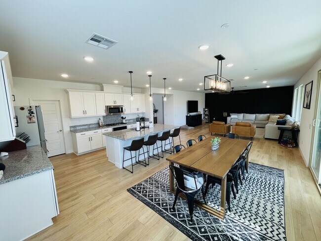 Building Photo - 30891 Laelia Cir
