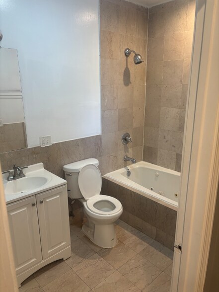 Building Photo - 7725 S Kingston Ave