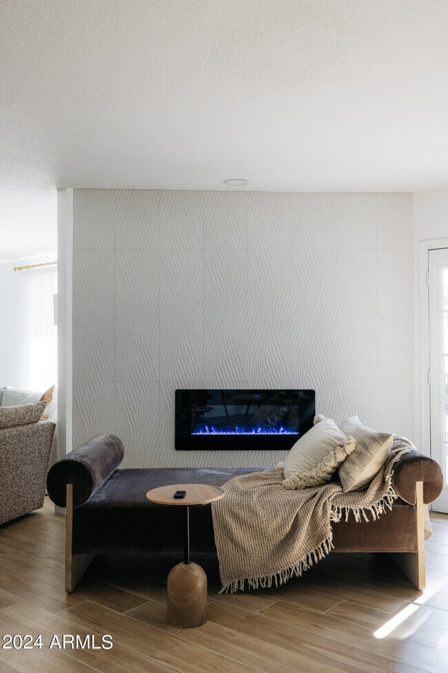 Building Photo - 6629 E Dreyfus Ave