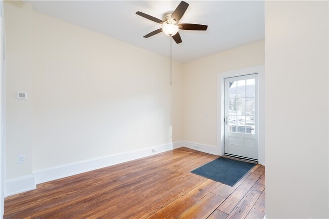 Building Photo - 178 Main St