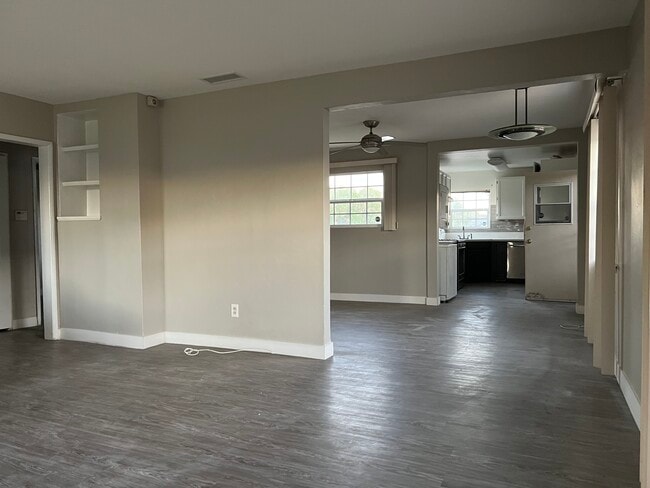 Building Photo - 138 E 124th St