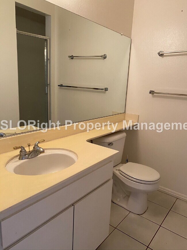 Building Photo - AVAILABLE SEPTEMBER- 2 Bedroom/ 2 Bathroom Condo In Laguna Lake Area