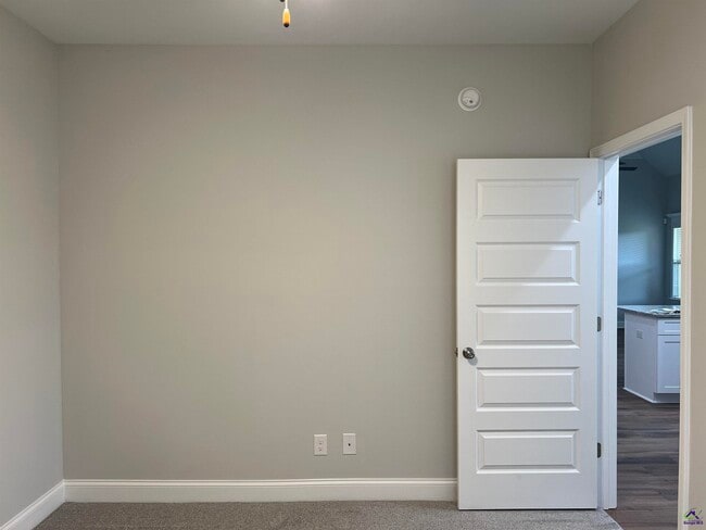 Building Photo - 306 Falls Drive