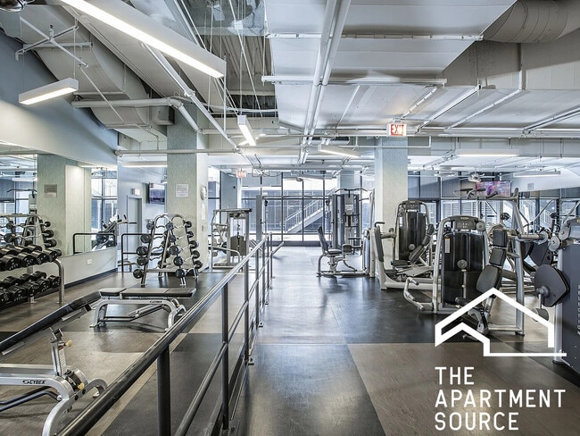 Building Photo - 225 N Columbus Dr